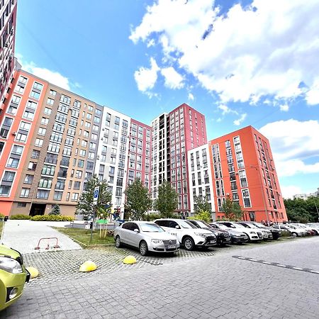 Osapart Beautiful Apartment In A Complex Semycvit 利沃夫 外观 照片