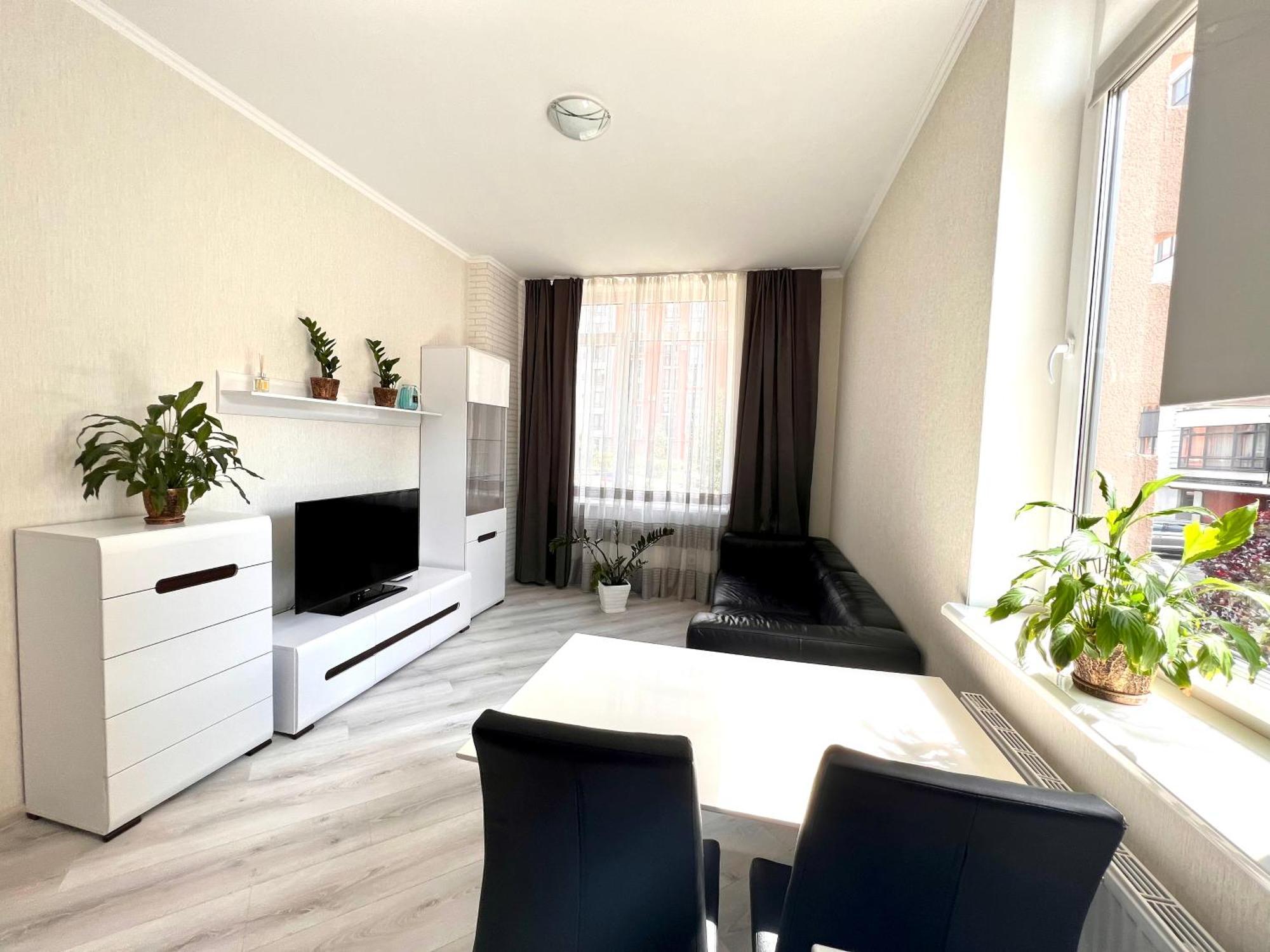 Osapart Beautiful Apartment In A Complex Semycvit 利沃夫 外观 照片