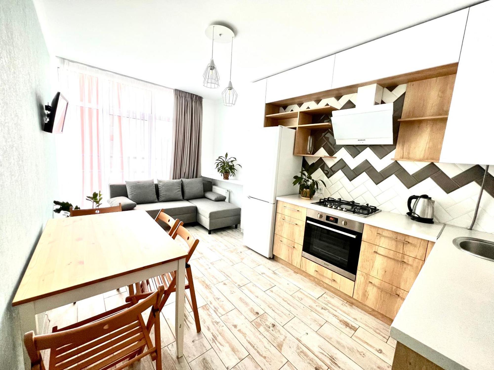 Osapart Beautiful Apartment In A Complex Semycvit 利沃夫 外观 照片